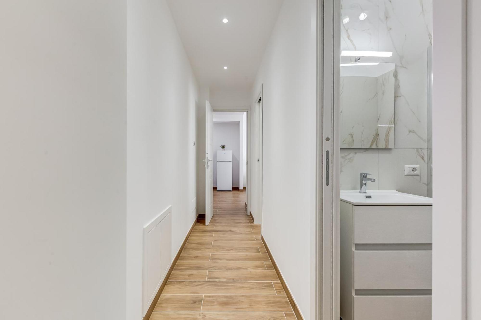 Vatican With 2 Bathrooms And Terrace Apartment